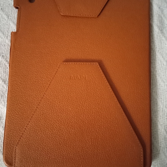 Mapi Kolossa IPad 2 case - Picture 3 of 6